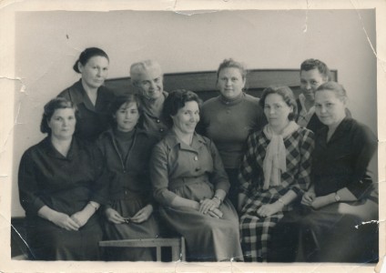 Коврижных Екатерина Владимировна (верхний ряд 2-я слева) 1962 г.