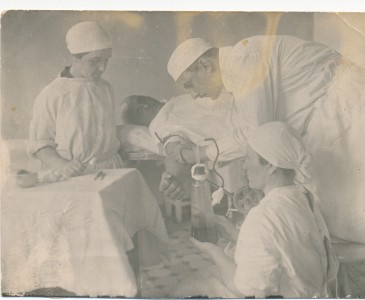 Потеряхин Сергей Иванович в госпитальной палате. 1934г.