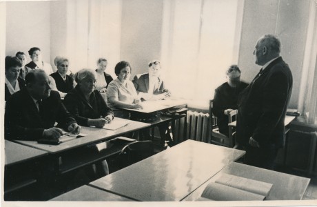 1972г. Курсы повышения квалификации. Слева за первым столом - Коврижных Е.В.
